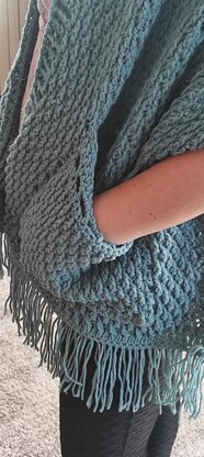 Jovana pocket shawl