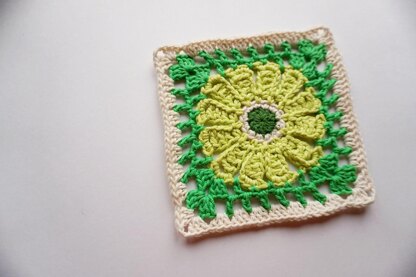 Wheelie flower granny square