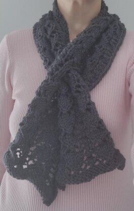 Nature – lacy keyhole neck scarf