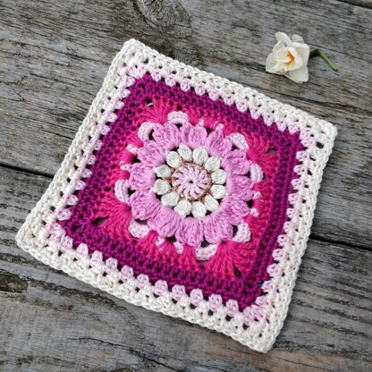 Crochet granny square
