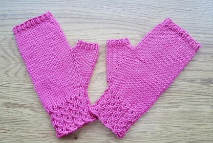 Lace Hearts Fingerless Gloves