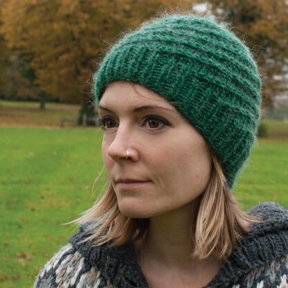 Corkscrew Beanie (Instructions to work flat)