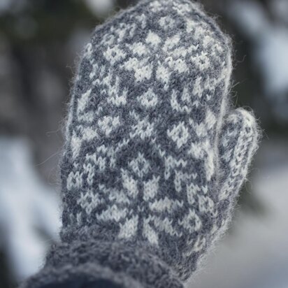 Norwegian Flower Mittens