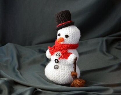 Frosty the Snowman Crochet Pattern, Snowman Amigurumi