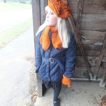Child's Textured Scarf, Beret and Gloves - knitting pattern