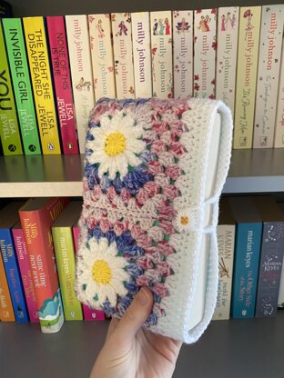 Crochet paperback book cover/sleeve