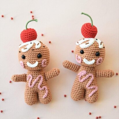 Amigurumi gingerbread with a cherry on top