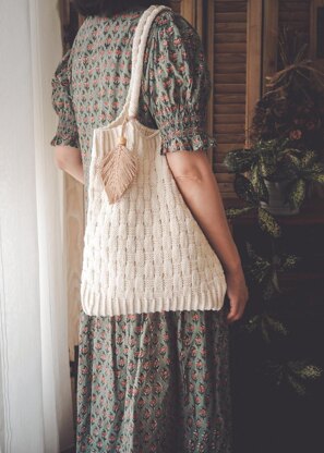 Basket Weave Bag Knitting pattern by Irene Lin | LoveCrafts