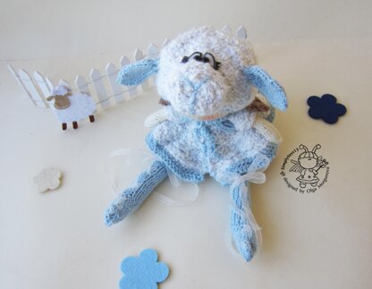 Lady Lamb doll knitted flat