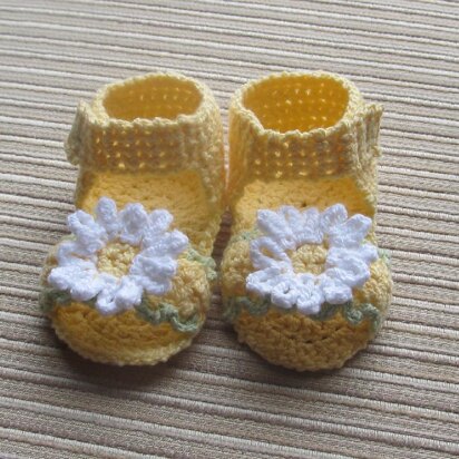 Yellow Sandals with White Daisies for a Girl 3-6 Months