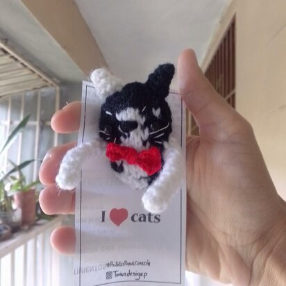 Postcards for the heart “TUXEDO CAT” - knitting pattern