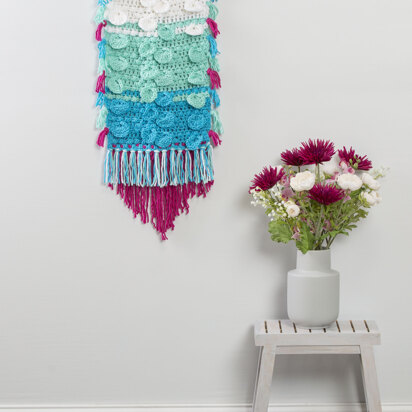 Discand Puff Wall Hanging in Premier Yarns Everyday Bulky - Downloadable PDF