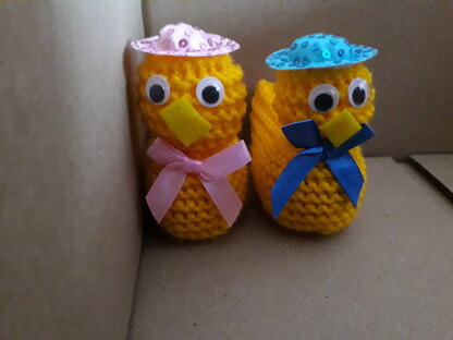 Easter Chicks (Creme Egg Cosy)