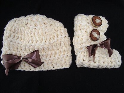 678 BUTTON CUFF SLIPPERS OR BOOTIES
