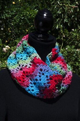 Unforgettable Ripple Cowl