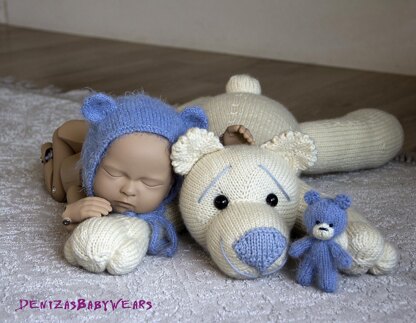 Bear bonnet and tiny bear toy