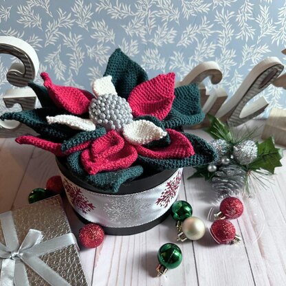 Crochet Christmas poinsettia