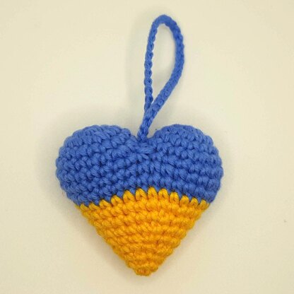 Hearts keychain in colors of the Ukrainian flag