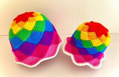 Mummy & Me beanies by HueLaVive