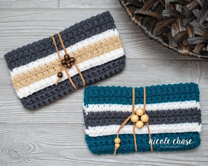 Seek Adventure Clutch