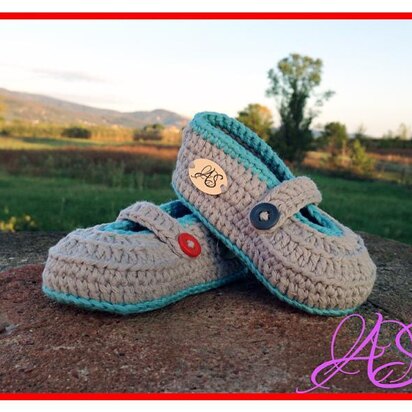 Baby Shoes - 4 Sizes Inside