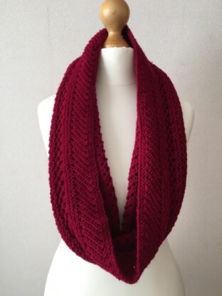 Red Lacy Cowl
