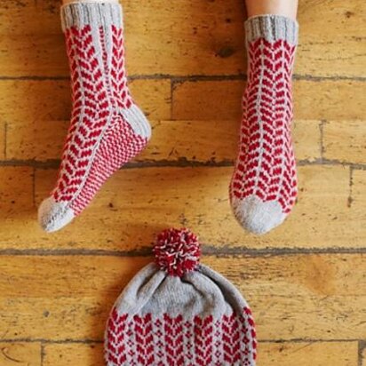 Silver Maple Comfy Socks & Beanie