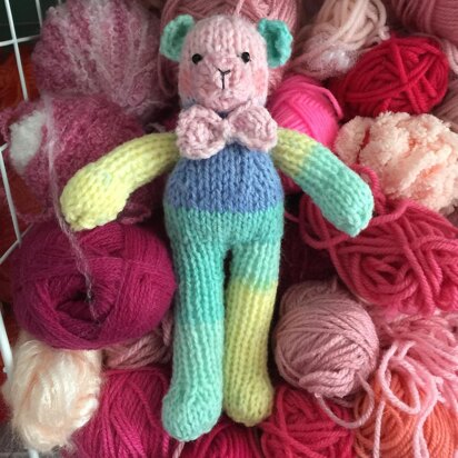 Small Bowtie Bear - knitting pattern