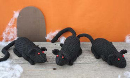 Rat Toys in Lily Sugar 'n Cream Solids