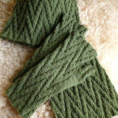 Zig Zag Mitts, Hat, and Scarf