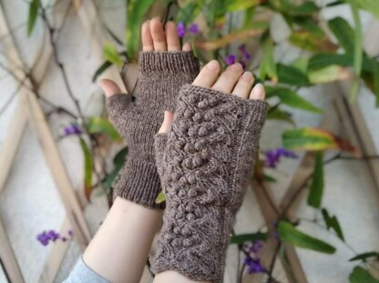 Karelia Fingerless Mitts