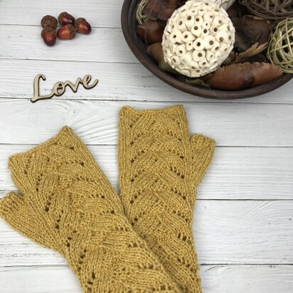 Nifty Fifty Lace Mittens - knitting pattern