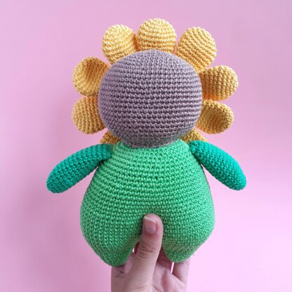 Sammy the Sunflower Amigurumi Crochet Pattern