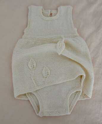 Fingering Weight 4 Ply Leaf Romper