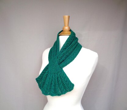 Kelly Keyhole Scarf