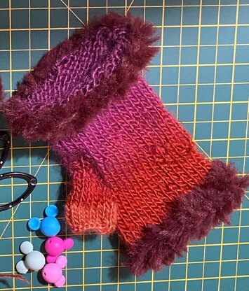 Fluff Trim Funk Mitts