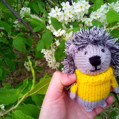 Small hedgehog - knitting pattern