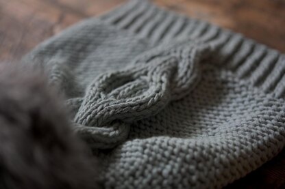Cloudy Cables Hat