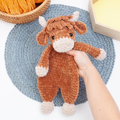 Crochet Highland cow snuggler pattern, Highland cow lovey