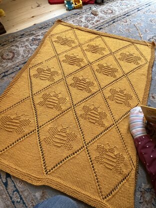 Diamond Bee Blanket