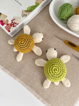 Crochet turtle pattern Amigurumi keychain plush charm Crochet sea animals keyring car hanger