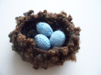 "75 Birds, Butterflies and Beautiful Beasties to Knit and Crochet"