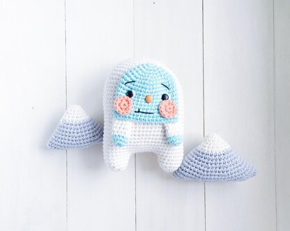 Yoshi the yeti amigurumi pattern by amigurumei