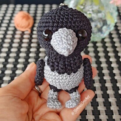 Little Hooded Crow Amigurumi