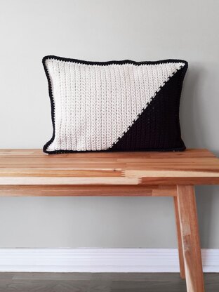 Corner Dip Color Block Crochet Lumbar Pillow