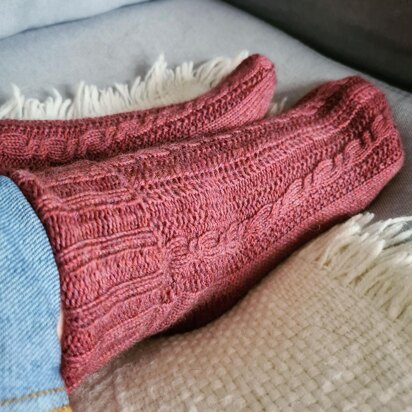 Maple Flower Socks - knitting pattern