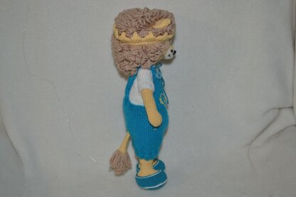 Leo the lion amigurumi doll