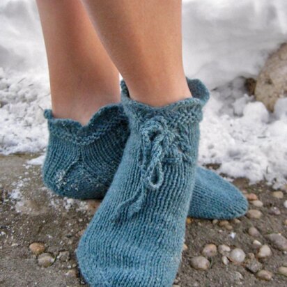 Tulip Ankle Socks - knitting pattern