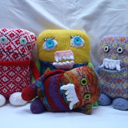 Maillie, the travelling monster - knitting pattern