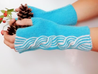 Fingerless Gloves with Braids